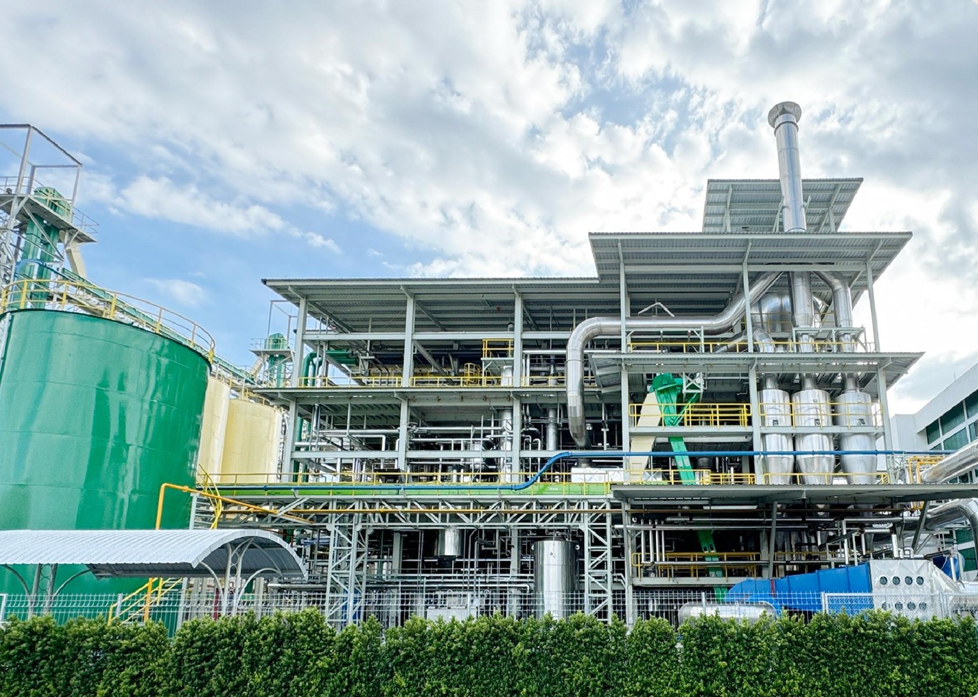 Instalações de uma indústria de processamento de soja e refino de óleo na Tailândia